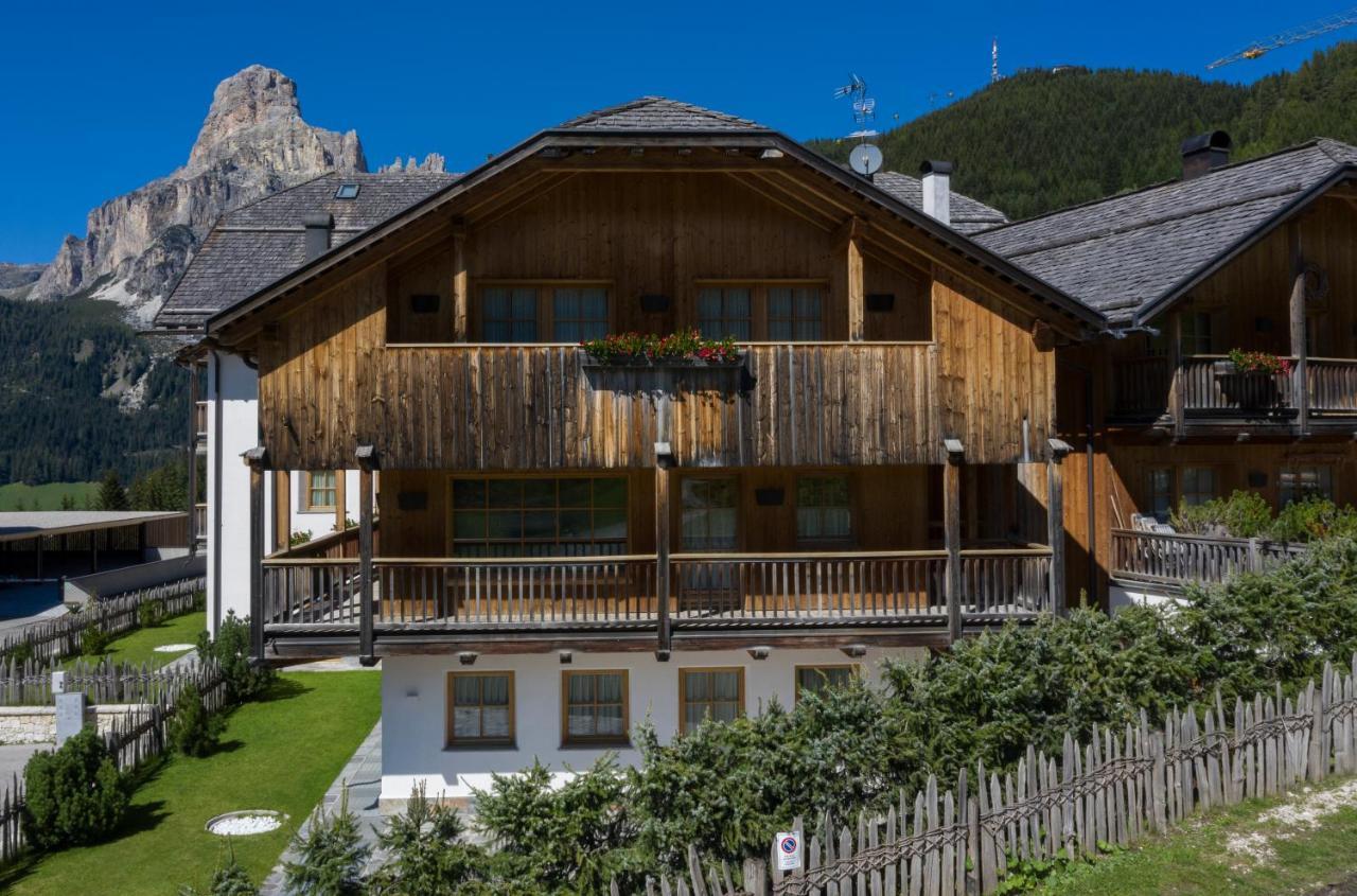 Aparthotel Nei Y Suredl Nevesole Corvara In Badia Exterior foto