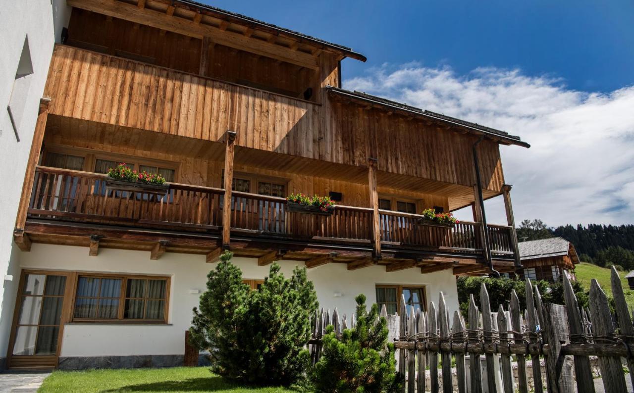 Aparthotel Nei Y Suredl Nevesole Corvara In Badia Exterior foto
