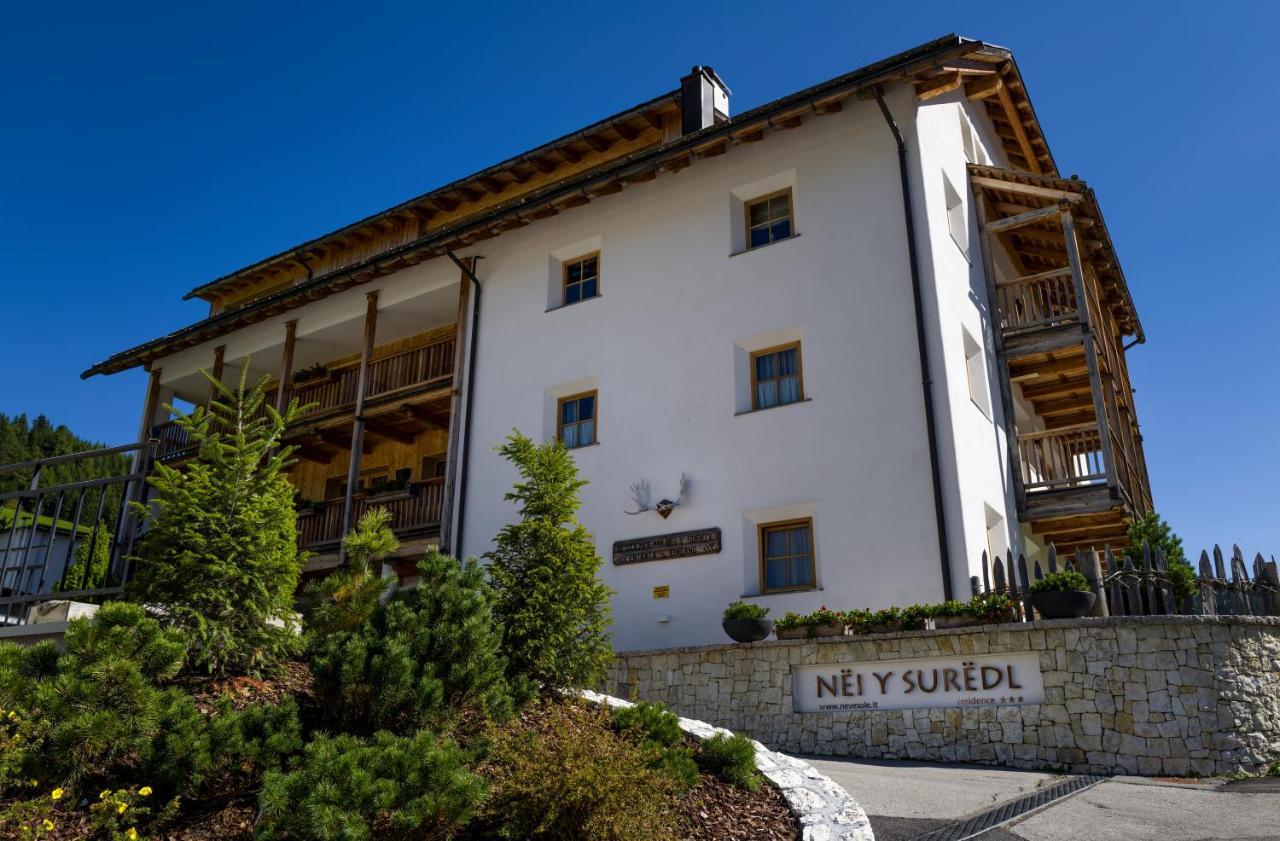 Aparthotel Nei Y Suredl Nevesole Corvara In Badia Exterior foto