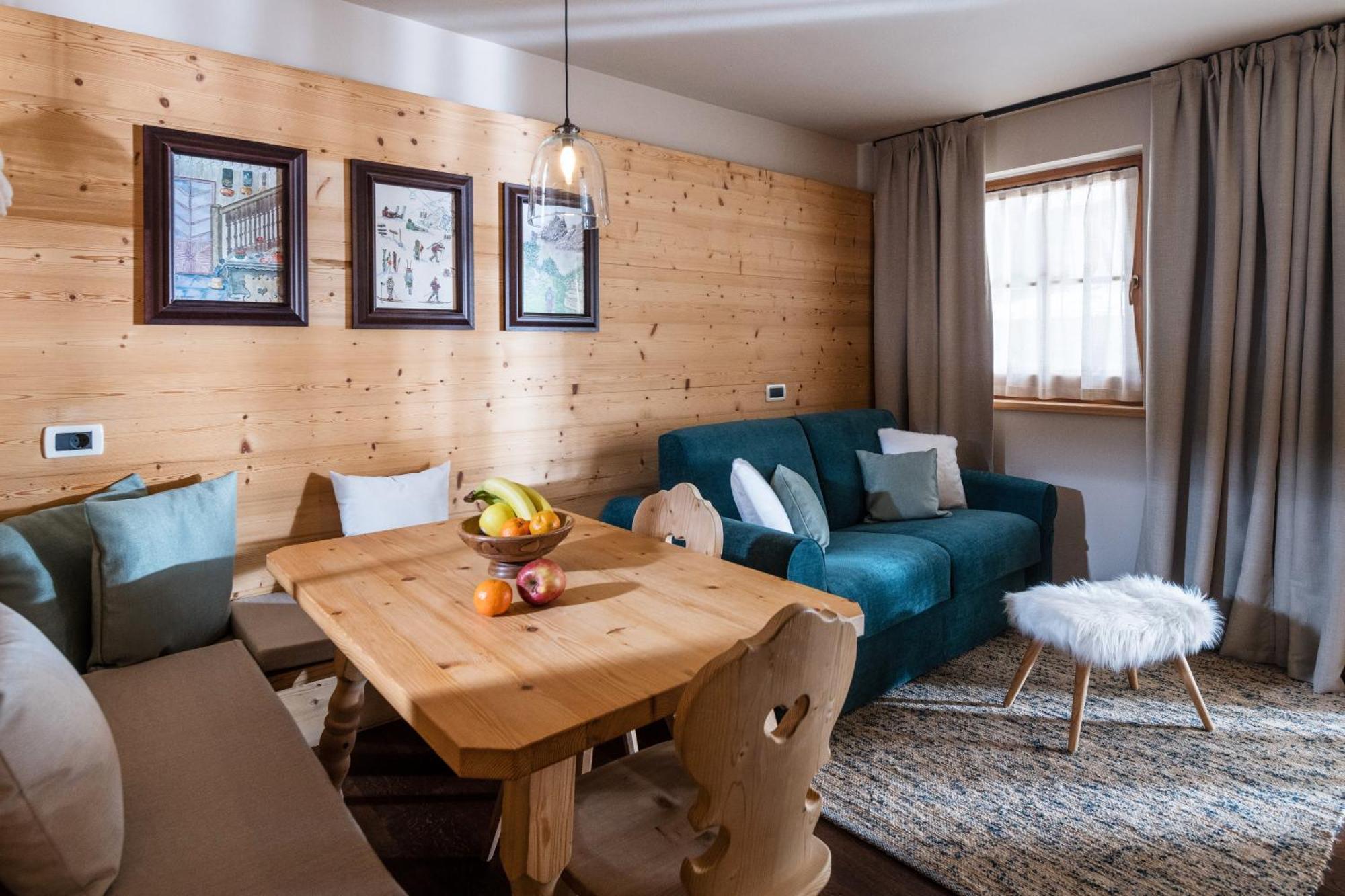 Aparthotel Nei Y Suredl Nevesole Corvara In Badia Habitación foto